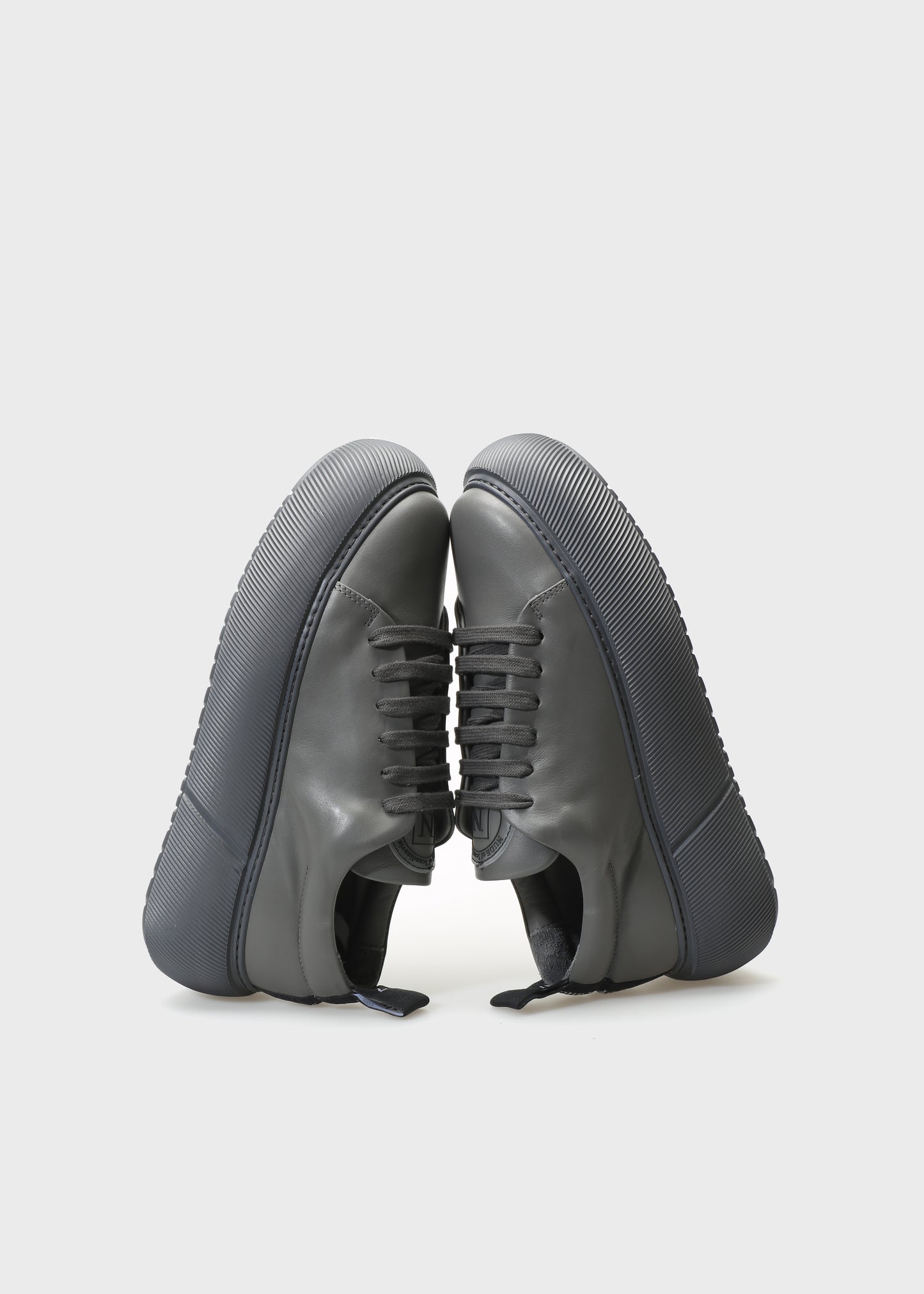 HEDDA 015 GRAFITE SNEAKER IN CAPRICORNO LEATHER
