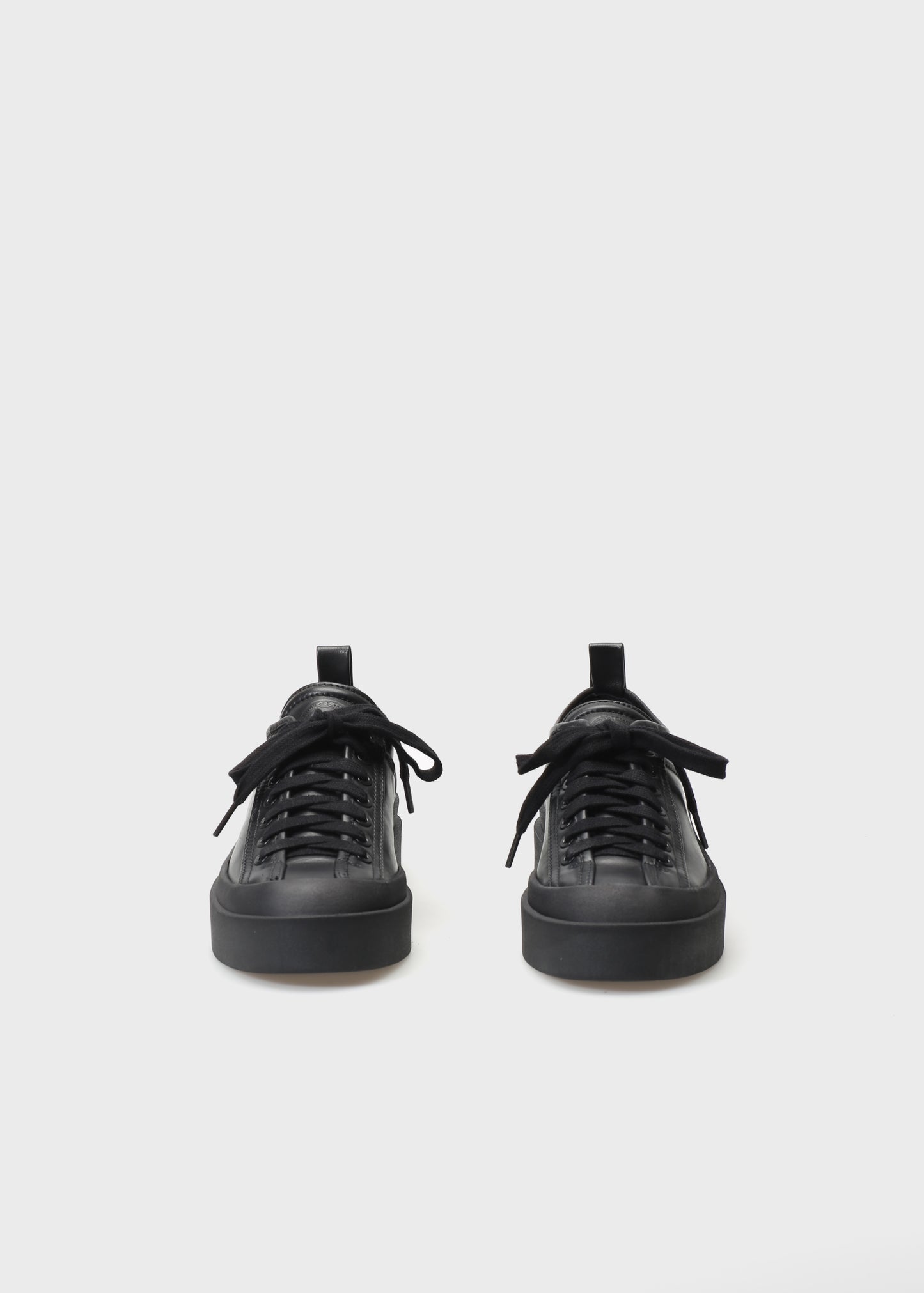 NICKY 001 NERO SNEAKER IN CAPRICORNO LEATHER