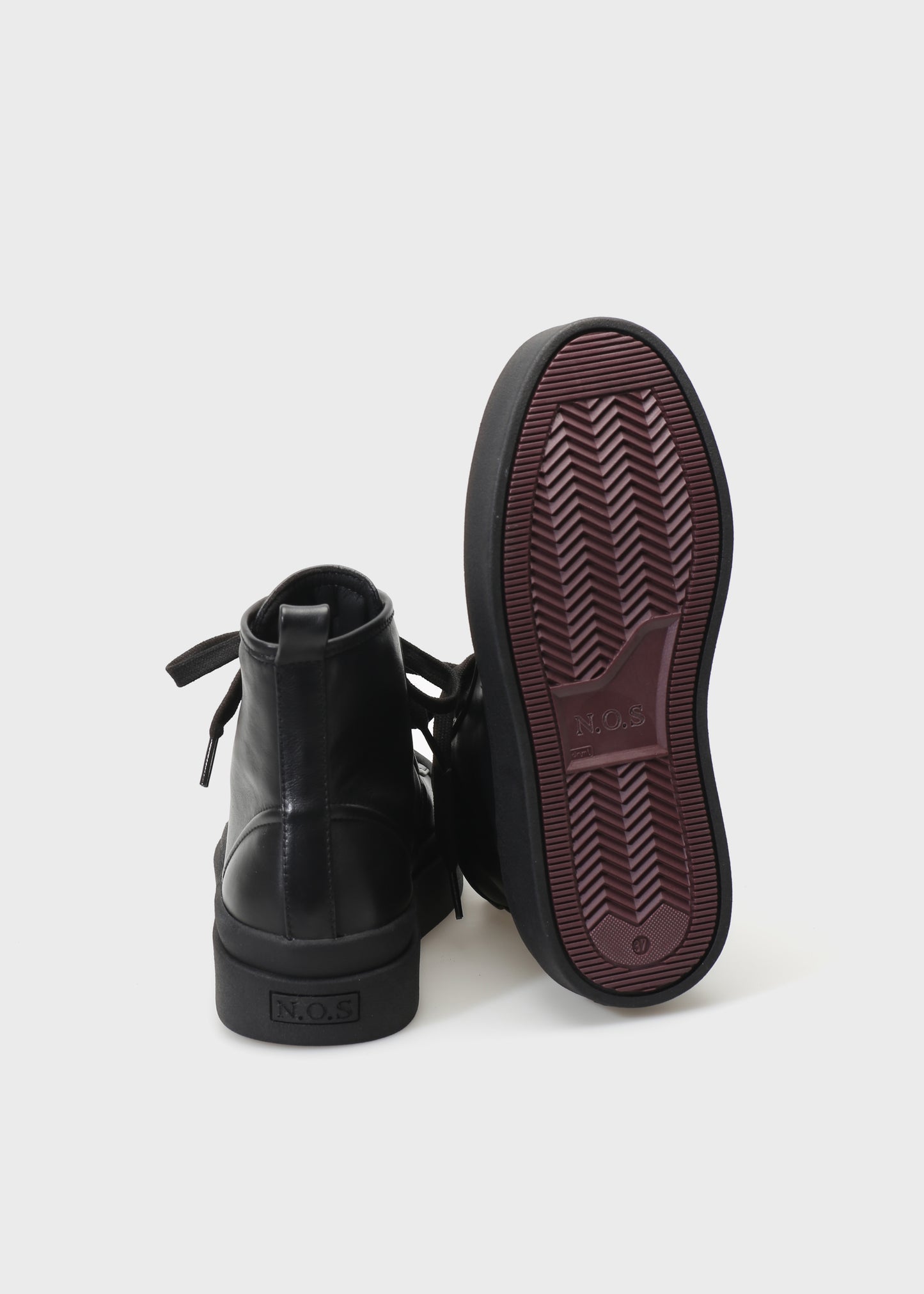 NICKY 002 NERO SNEAKER IN CAPRICORNO LEATHER