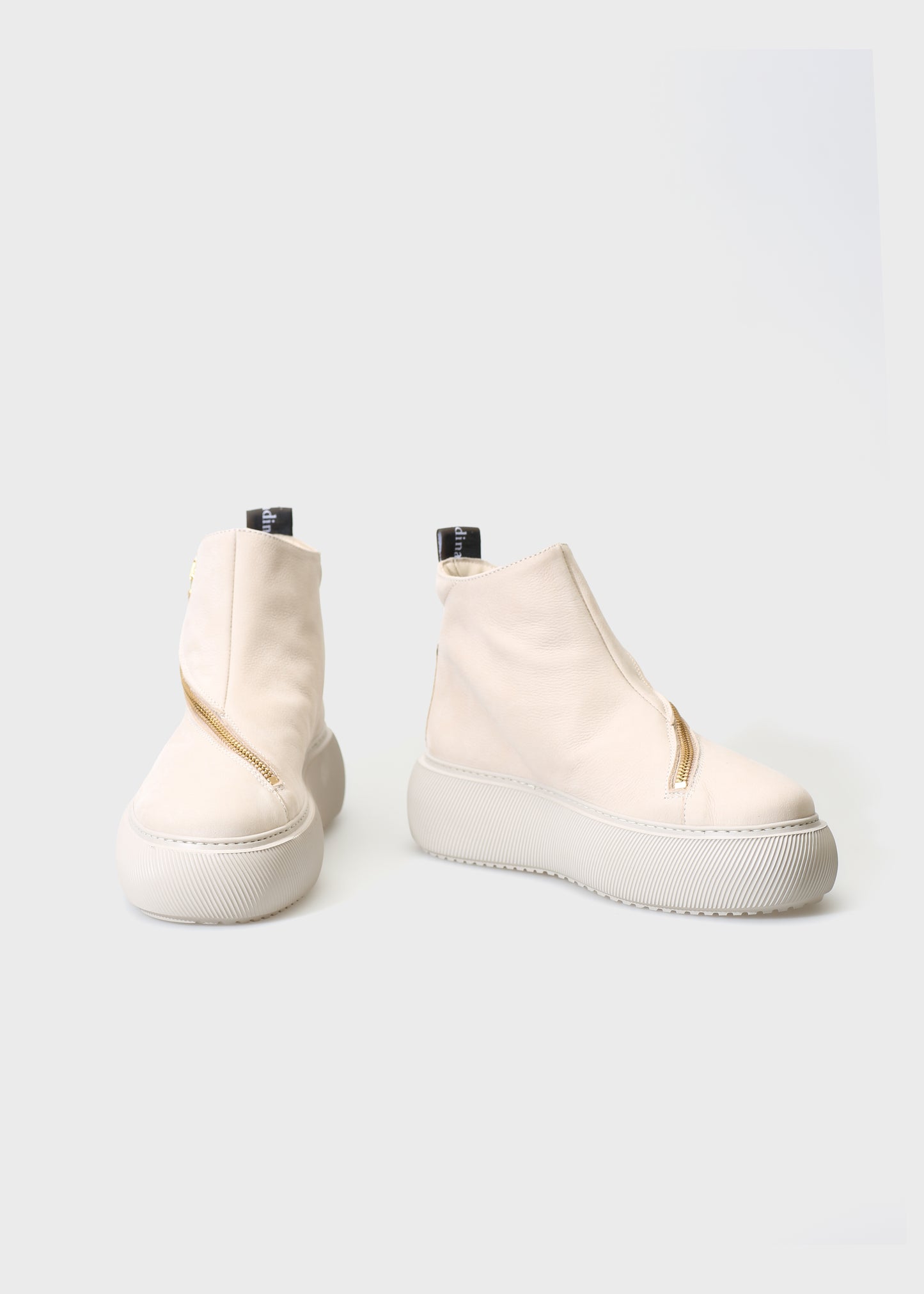 HEDDA 001 GESSO SNEAKER IN NABUK IDRO LEATHER