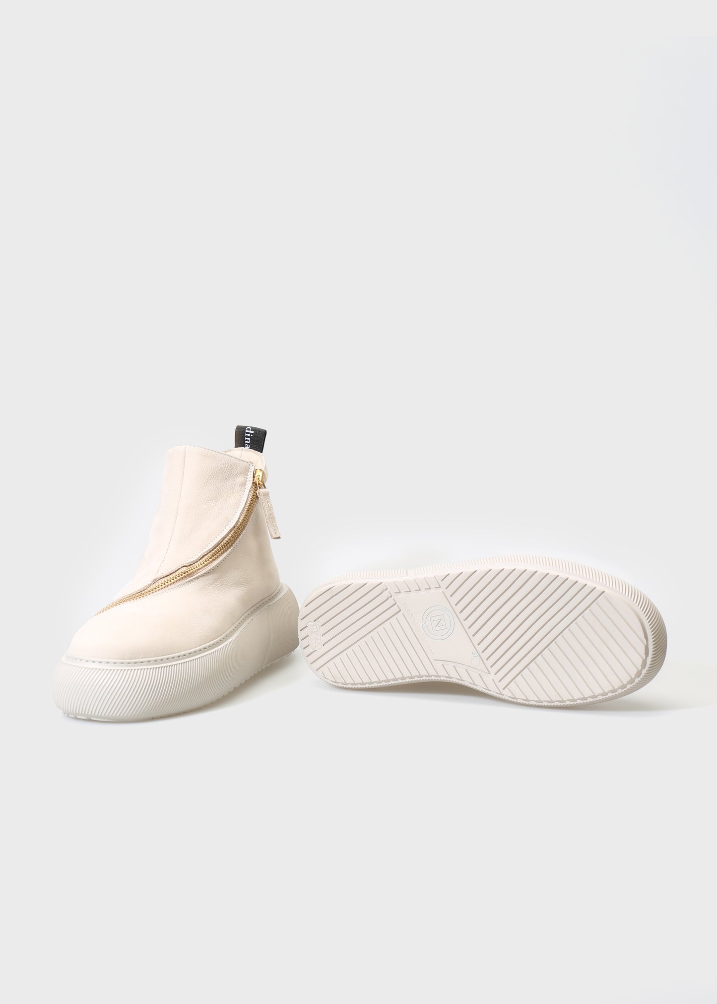 HEDDA 001 GESSO SNEAKER IN NABUK IDRO LEATHER