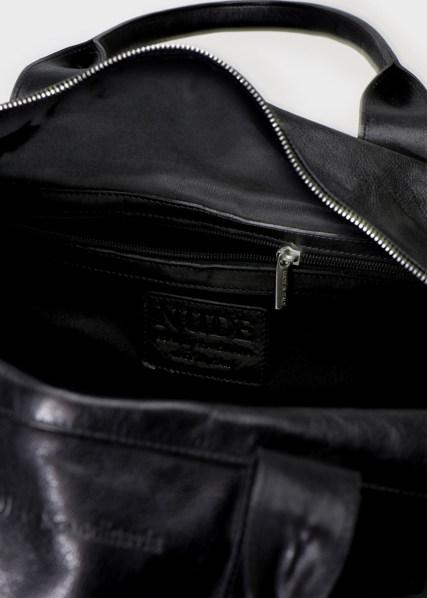 WEEKEND 001 NERO BAG IN SARATOGA LEATHER