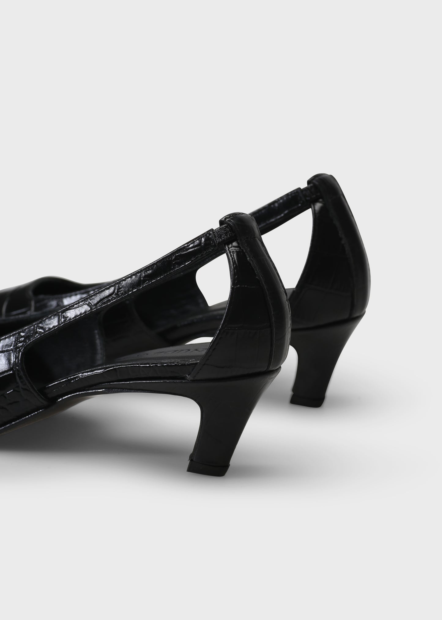 CAMILLA 006 NERO HEELS IN COCCO BABY LEATHER