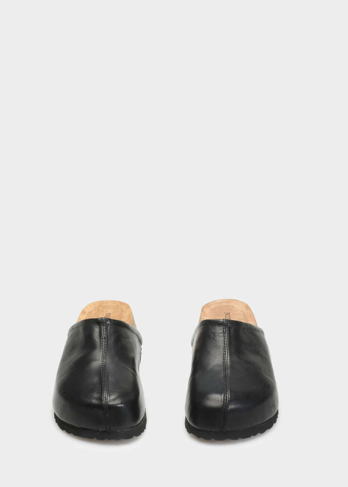 ELVIRA 004 NERO SANDAL IN TROPEZ LEATHER