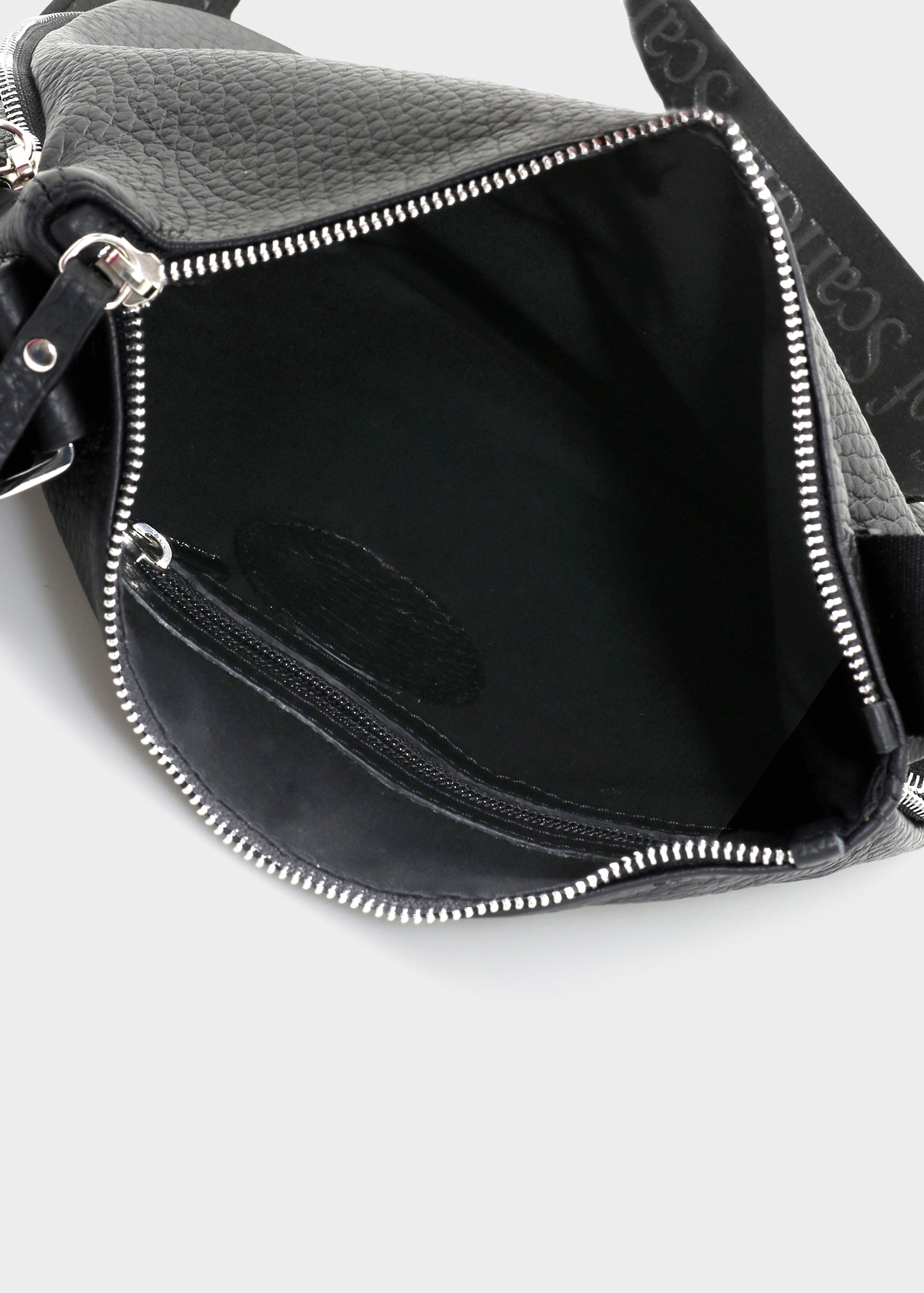 STREET NERO BAG IN TAURUS LEATHER