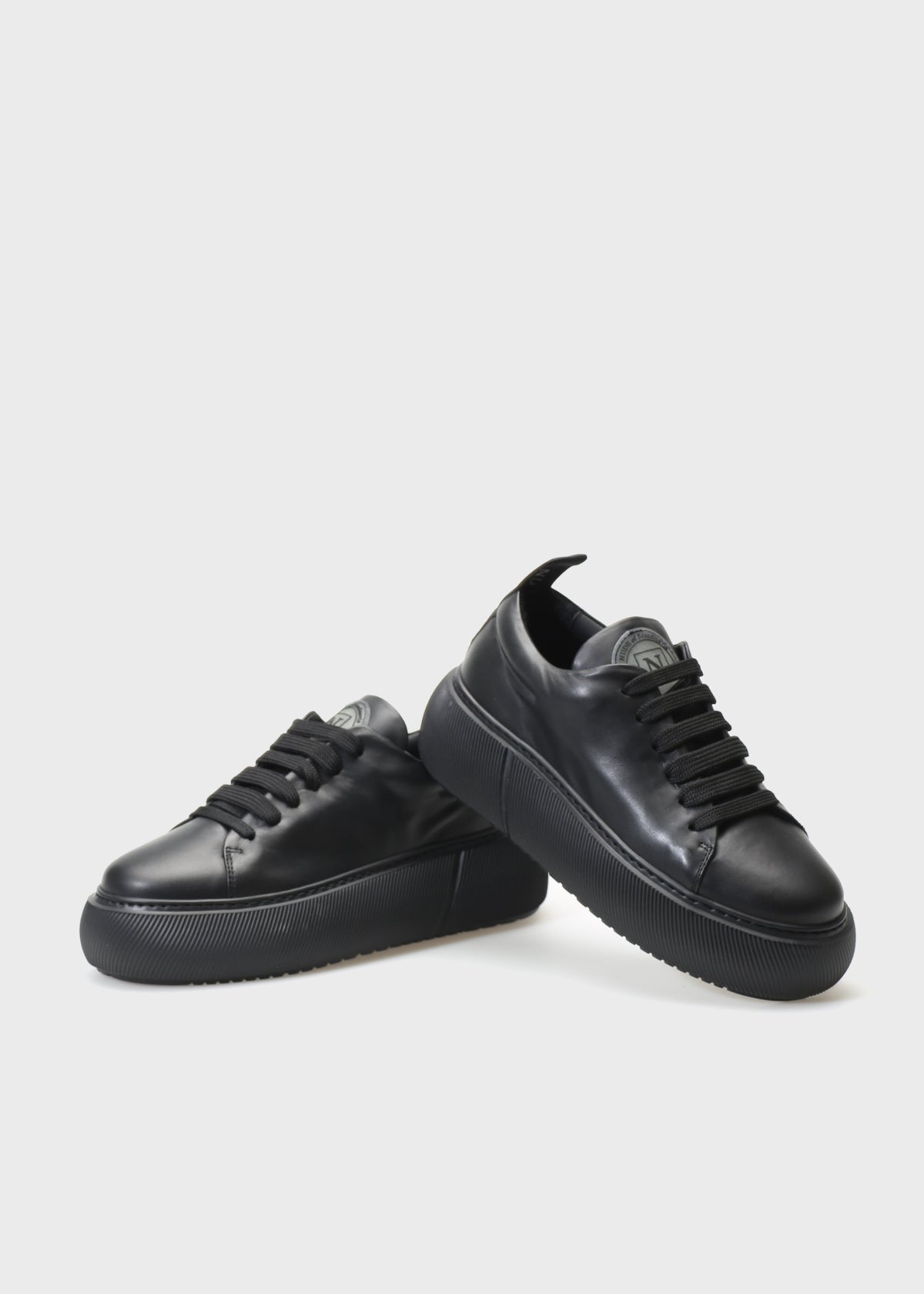 HEDDA 015 CAPRICORNO NERO