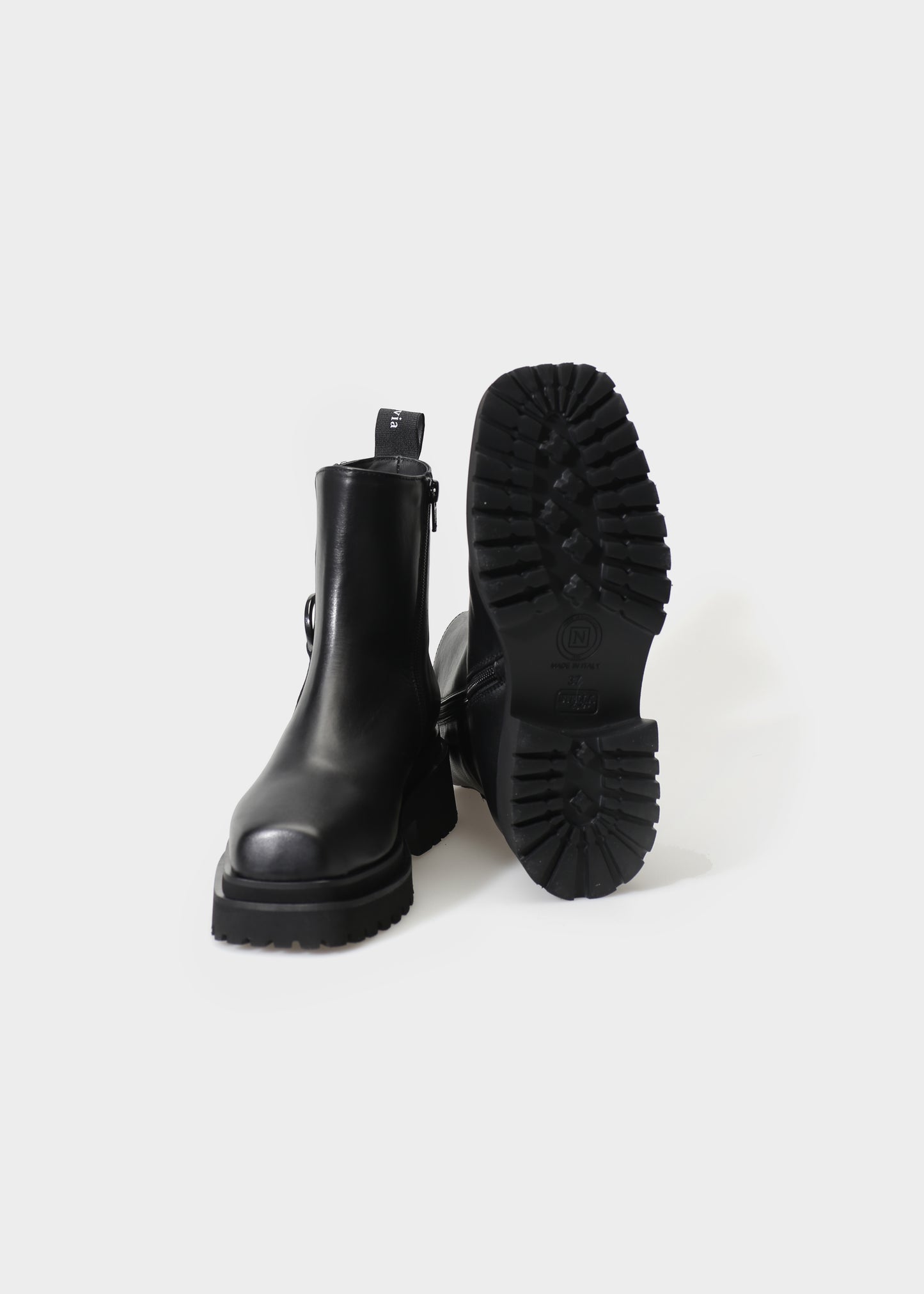 VILMA 074 NERO BOOTS IN CAPRICORNO LEATHER
