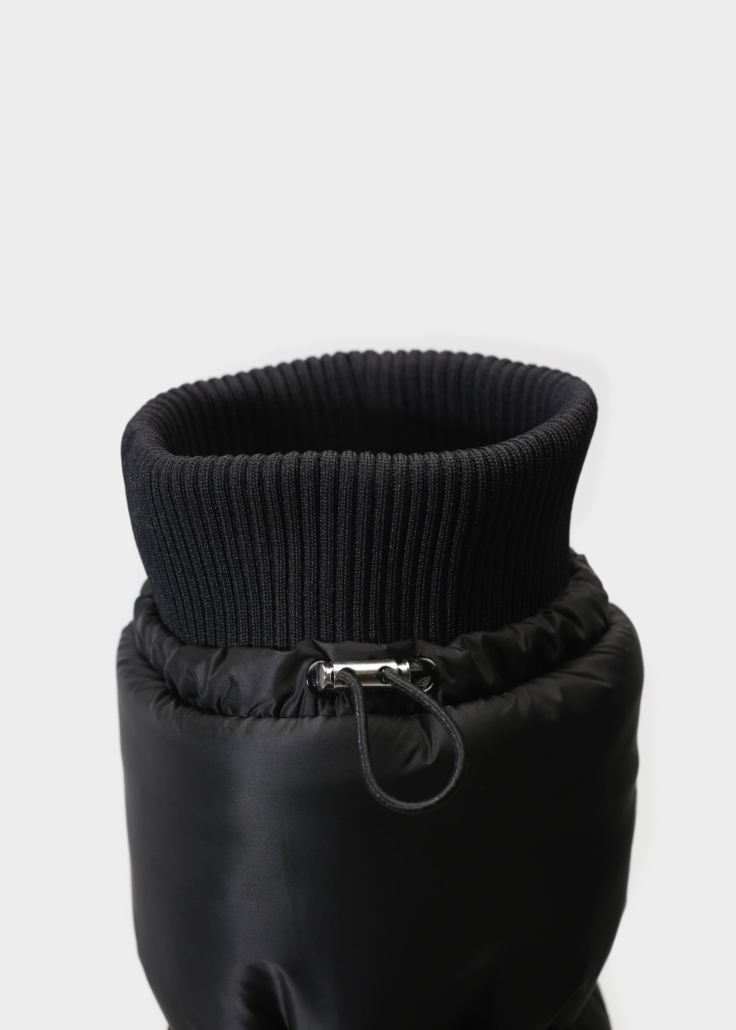 FILIPPA 002 BLACK KNEE BOOT IN TECH