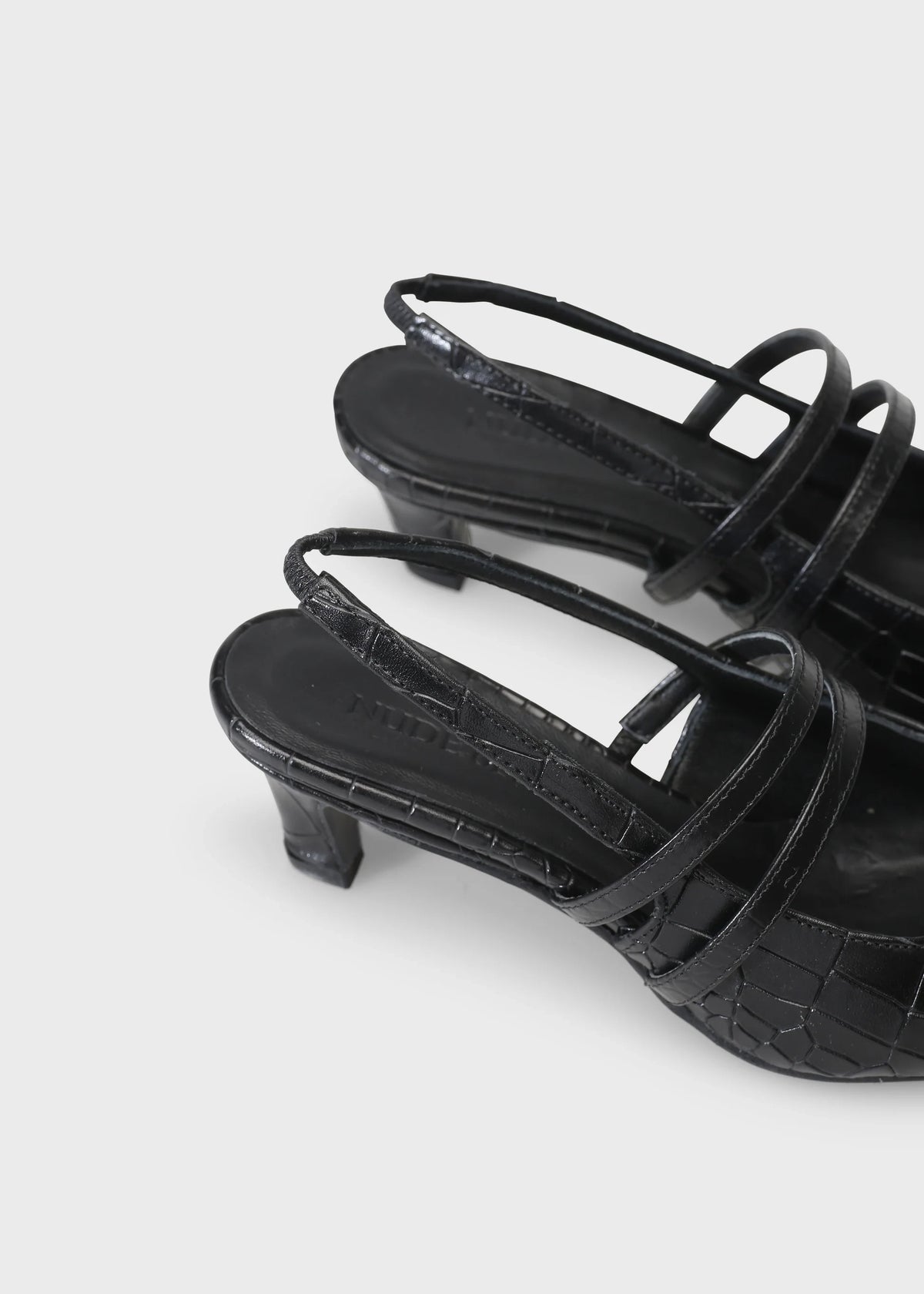 CAMILLA 004 NERO HEELS IN COCCO BABY LEATHER