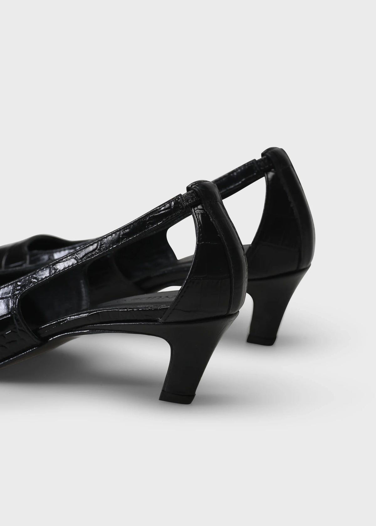 CAMILLA 006 NERO HEELS IN COCCO BABY LEATHER