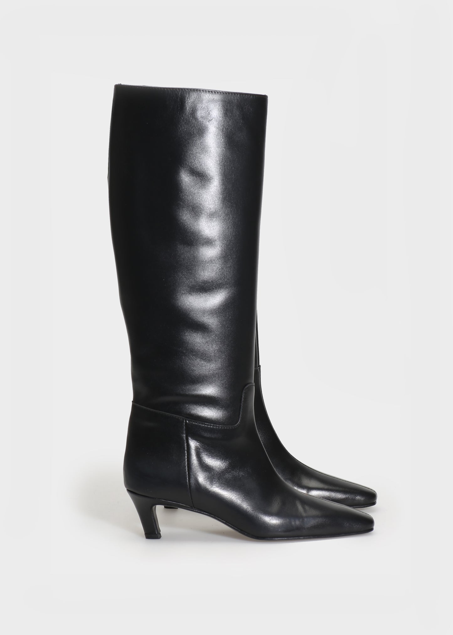 CAMILLA 002 VITELLO NERO