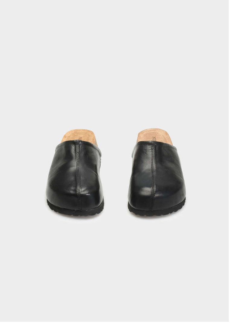 ELVIRA 004 NERO SANDAL IN TROPEZ LEATHER