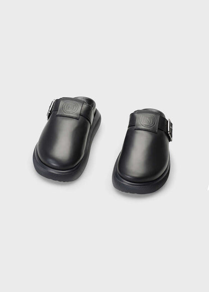 HEDDA 013 NERO SANDAL IN CAPRICORNO LEATHER