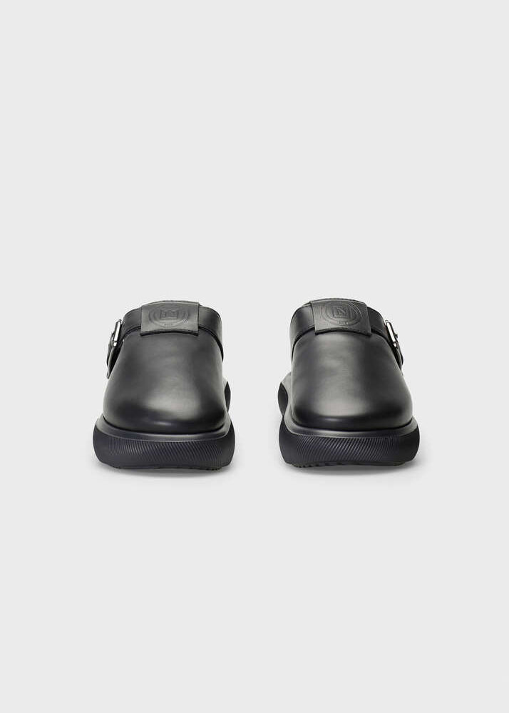 HEDDA 013 NERO SANDAL IN CAPRICORNO LEATHER
