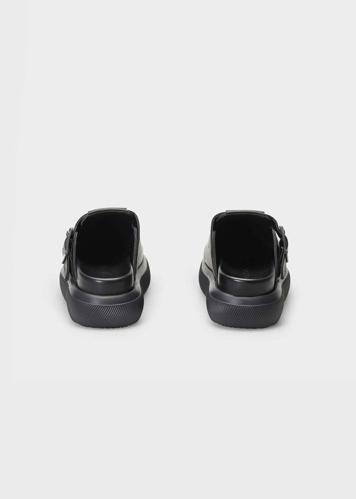 HEDDA 013 NERO SANDAL IN CAPRICORNO LEATHER