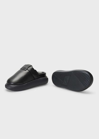 HEDDA 013 NERO SANDAL IN CAPRICORNO LEATHER