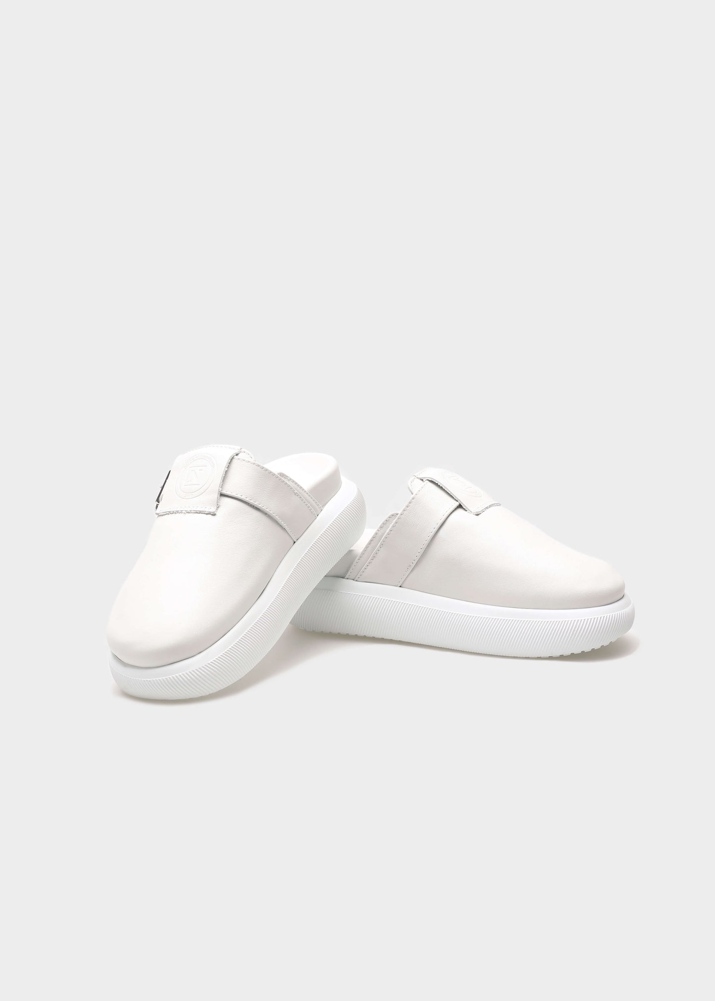 HEDDA 013 BIANCO FREDDO SANDAL IN CAPRICORNO LEATHER