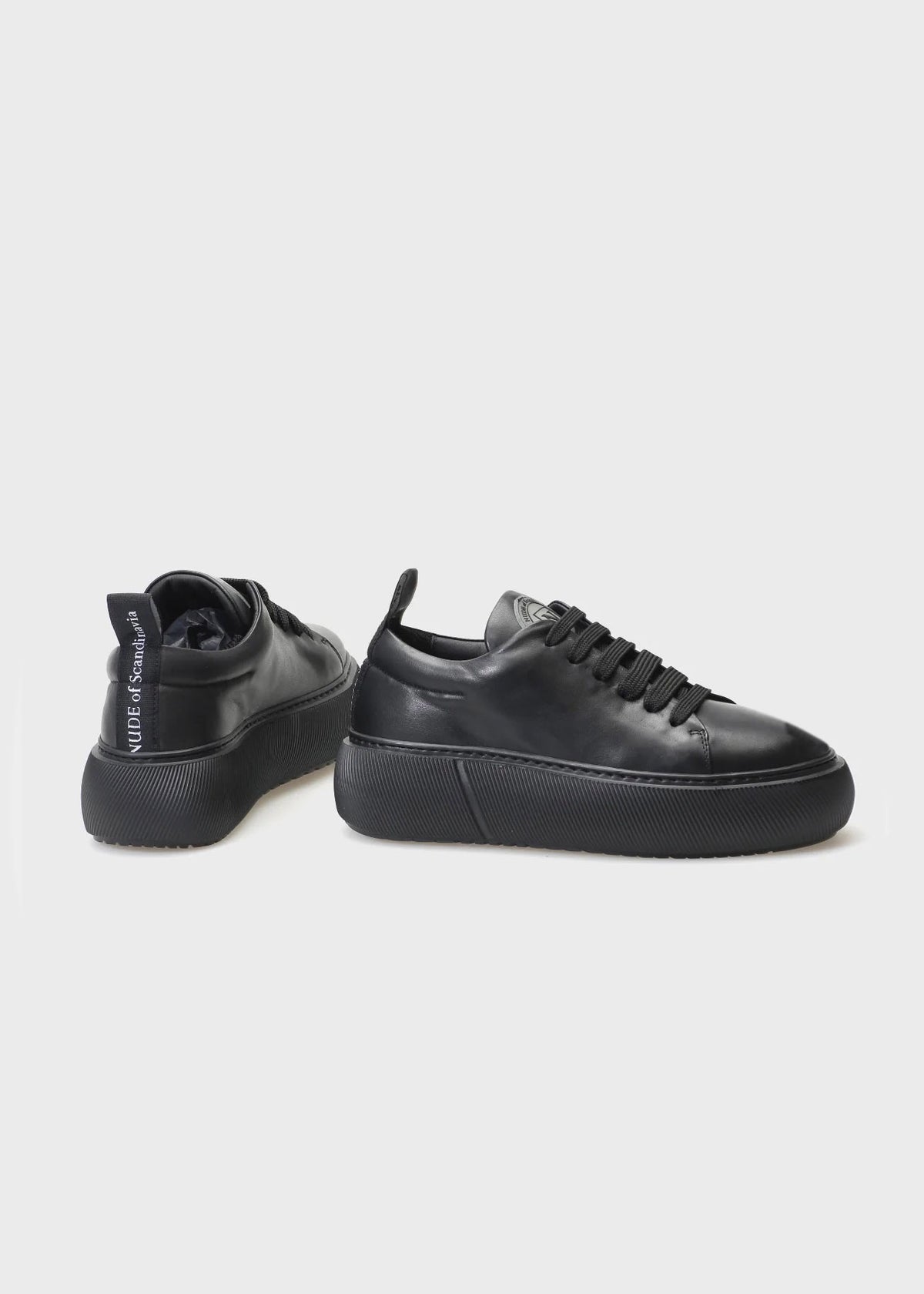 HEDDA 015 NERO SNEAKER IN CAPRICORNO LEATHER