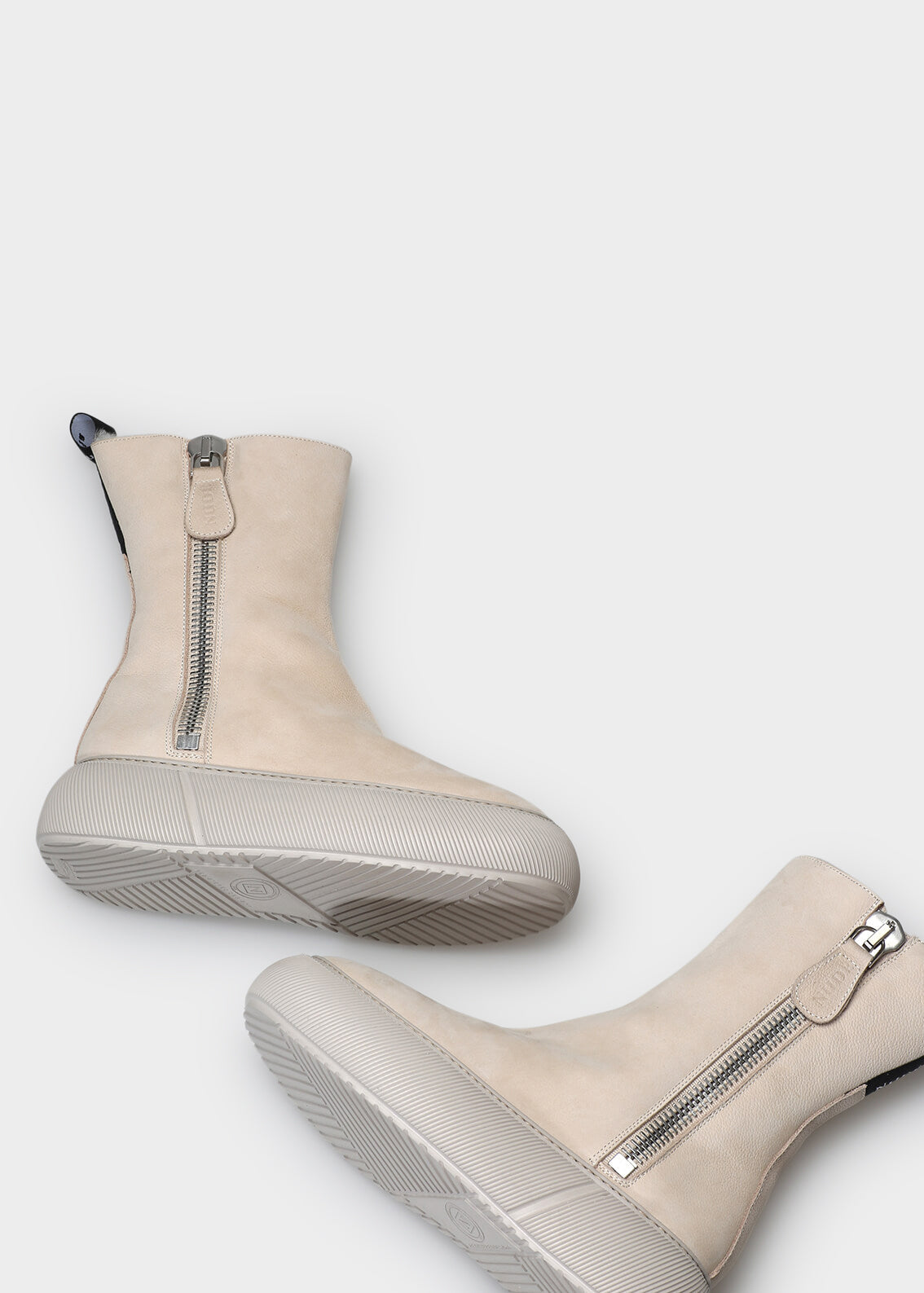 HEDDA 003 GESSO BOOT IN NABUK IDRO LEATHER