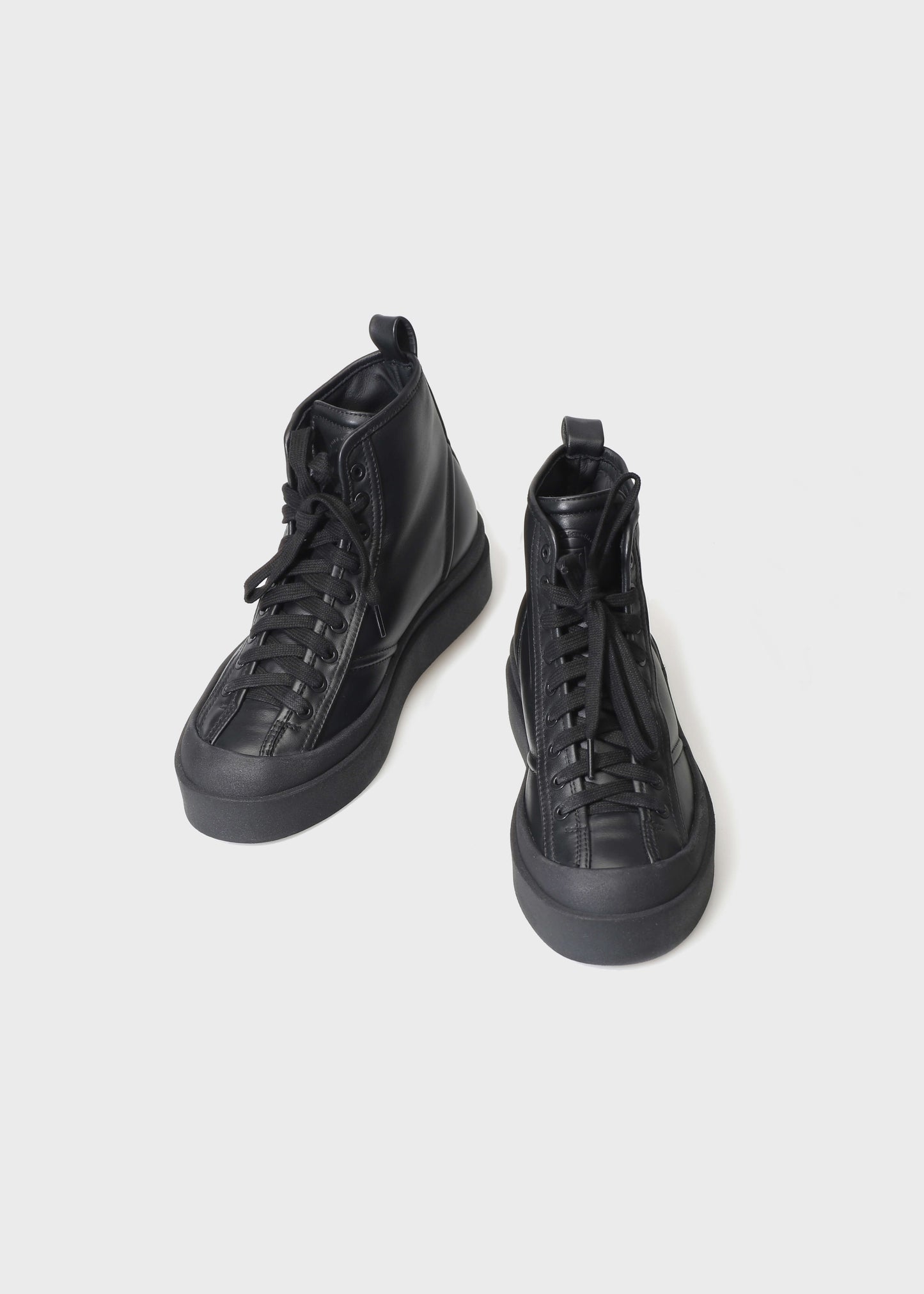 NICKY 002 NERO SNEAKER IN CAPRICORNO LEATHER
