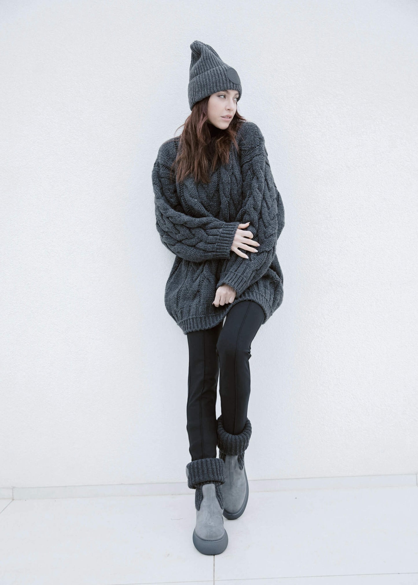 STICKAT 001 ANTRACITE KNITTED SWEATER