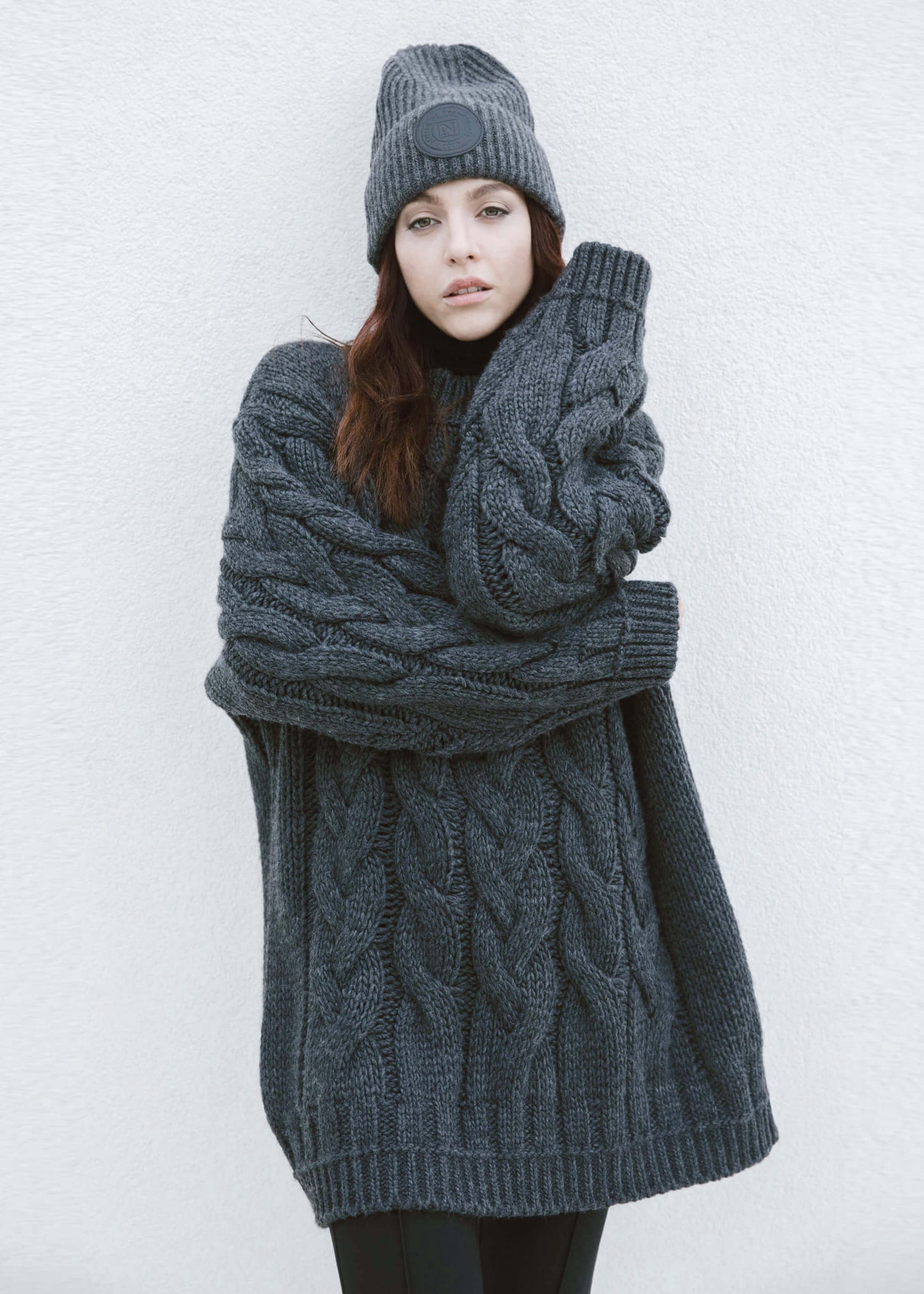 STICKAT 001 ANTRACITE KNITTED SWEATER