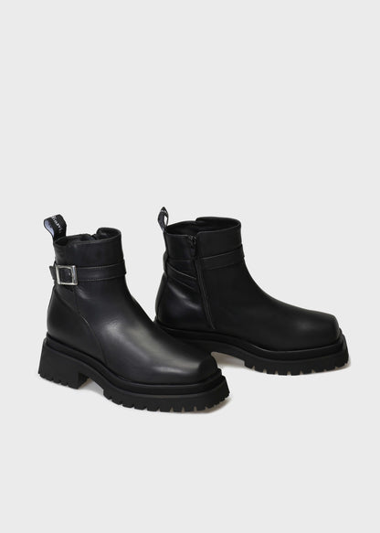VILMA 888 NERO BOOTS IN CAPRICORNO LEATHER