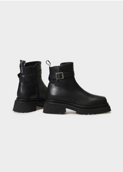 VILMA 888 NERO BOOTS IN CAPRICORNO LEATHER
