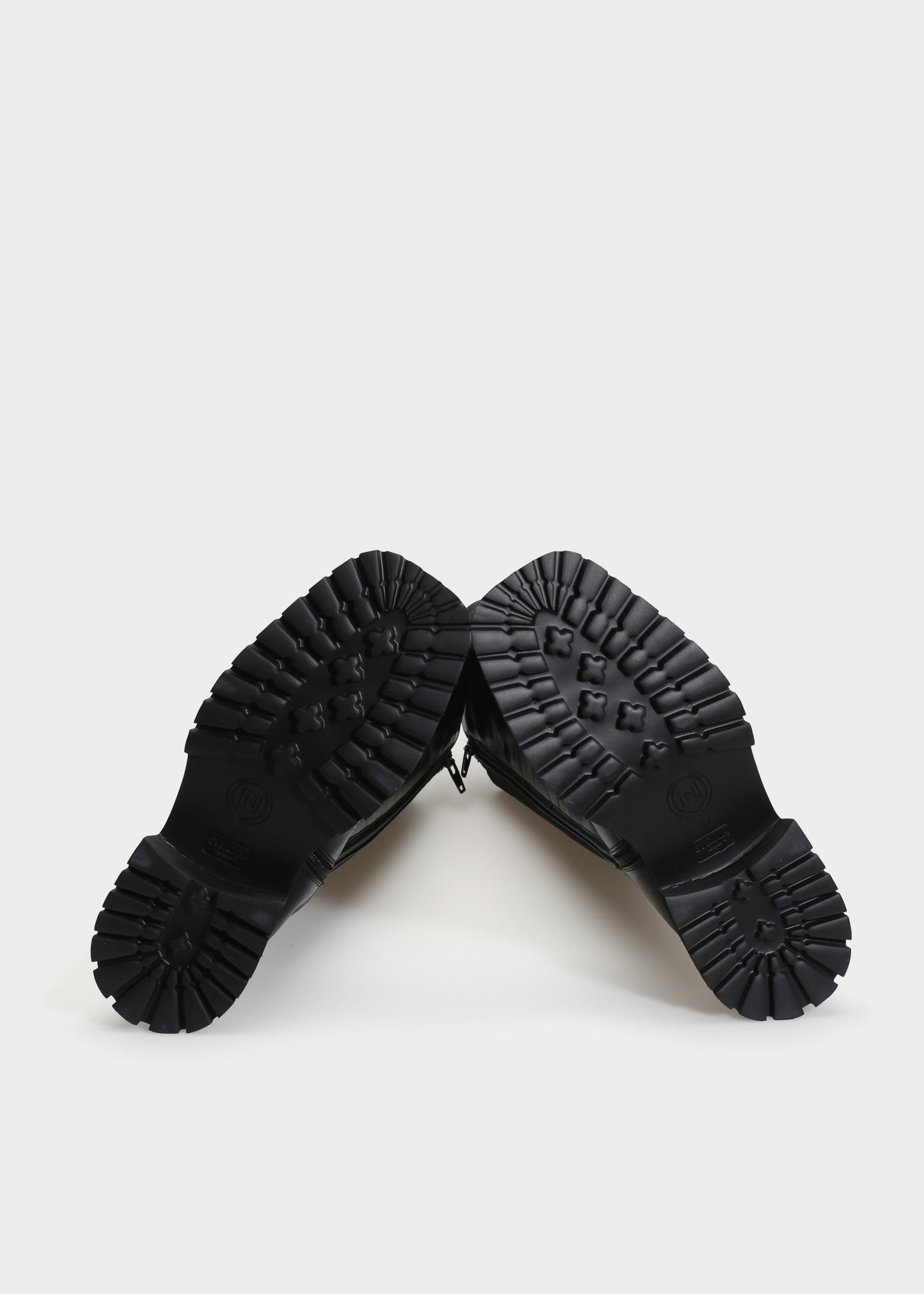 VILMA 044 NERO BOOTS IN CAPRICORNO LEATHER