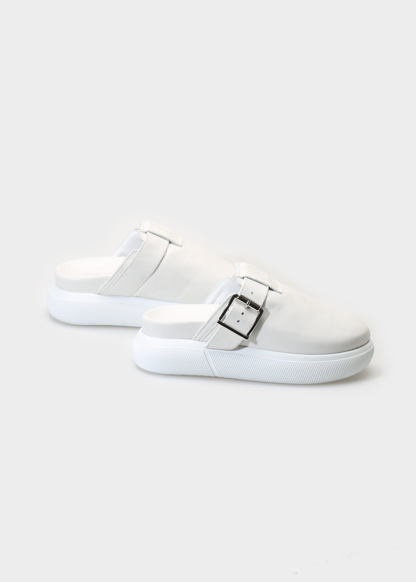 HEDDA 013 BIANCO FREDDO SANDAL IN CAPRICORNO LEATHER