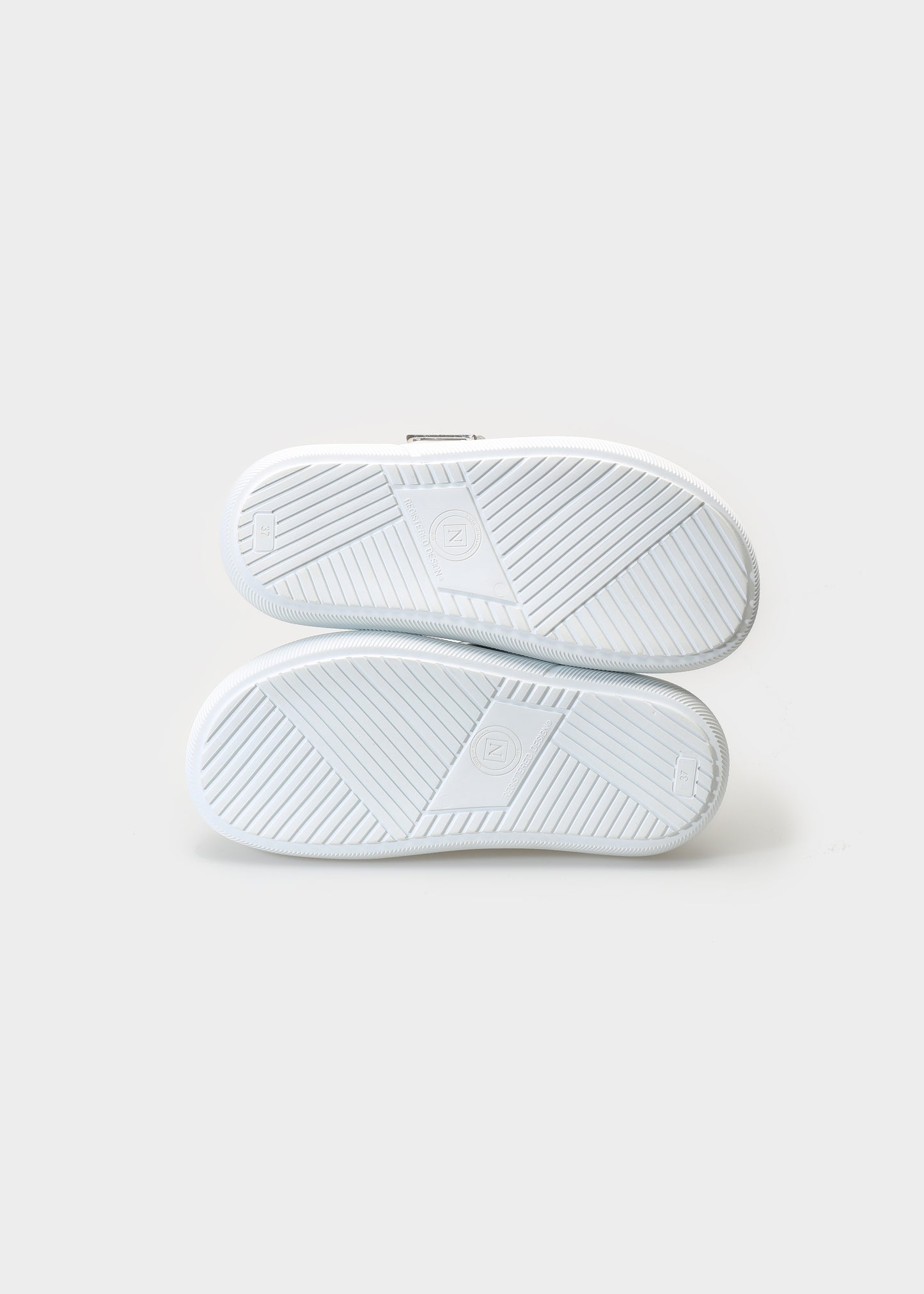HEDDA 013 BIANCO FREDDO SANDAL IN CAPRICORNO LEATHER