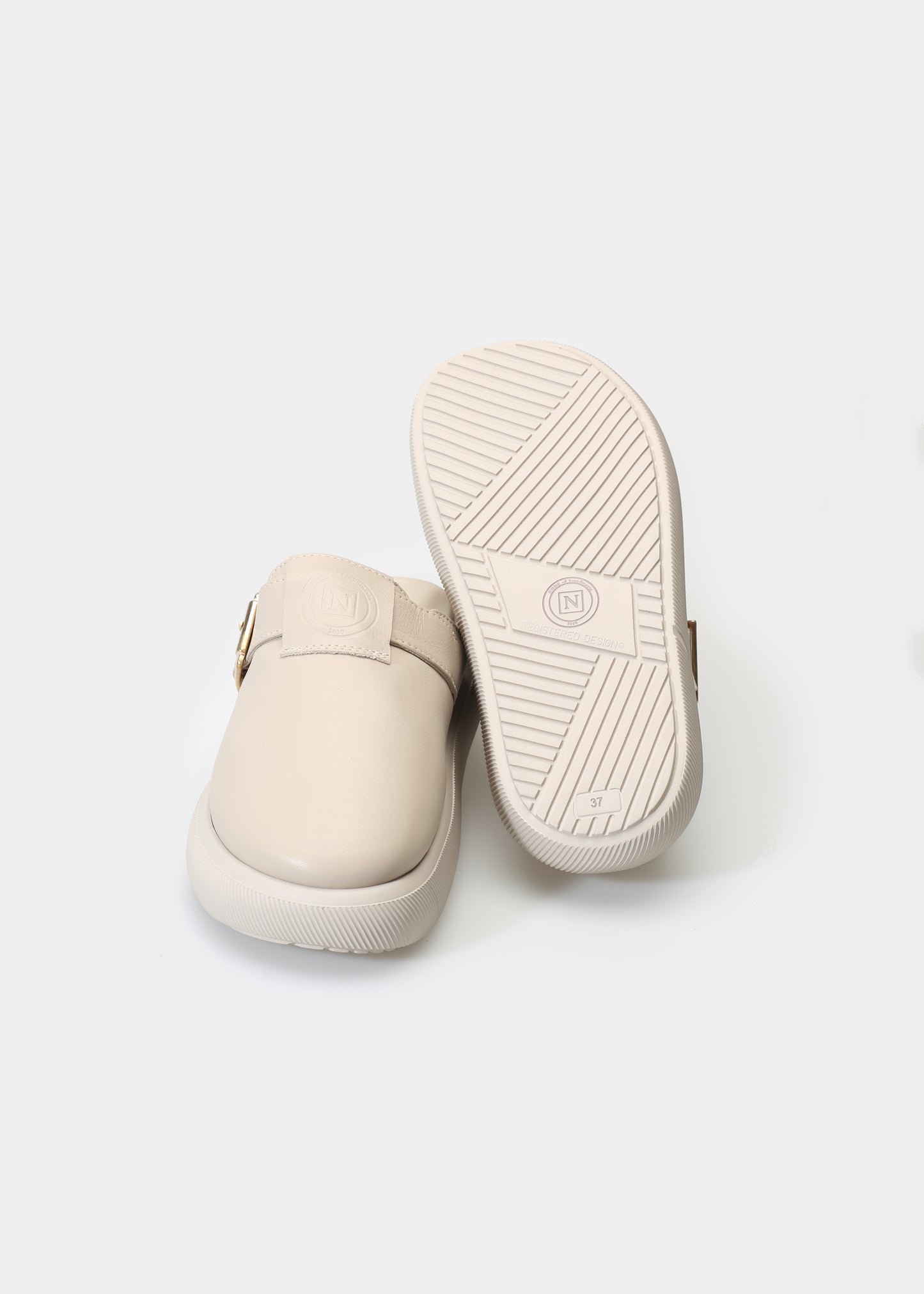 HEDDA 013 LATTE MACCHIATO SANDAL IN CAPRICORNO LEATHER